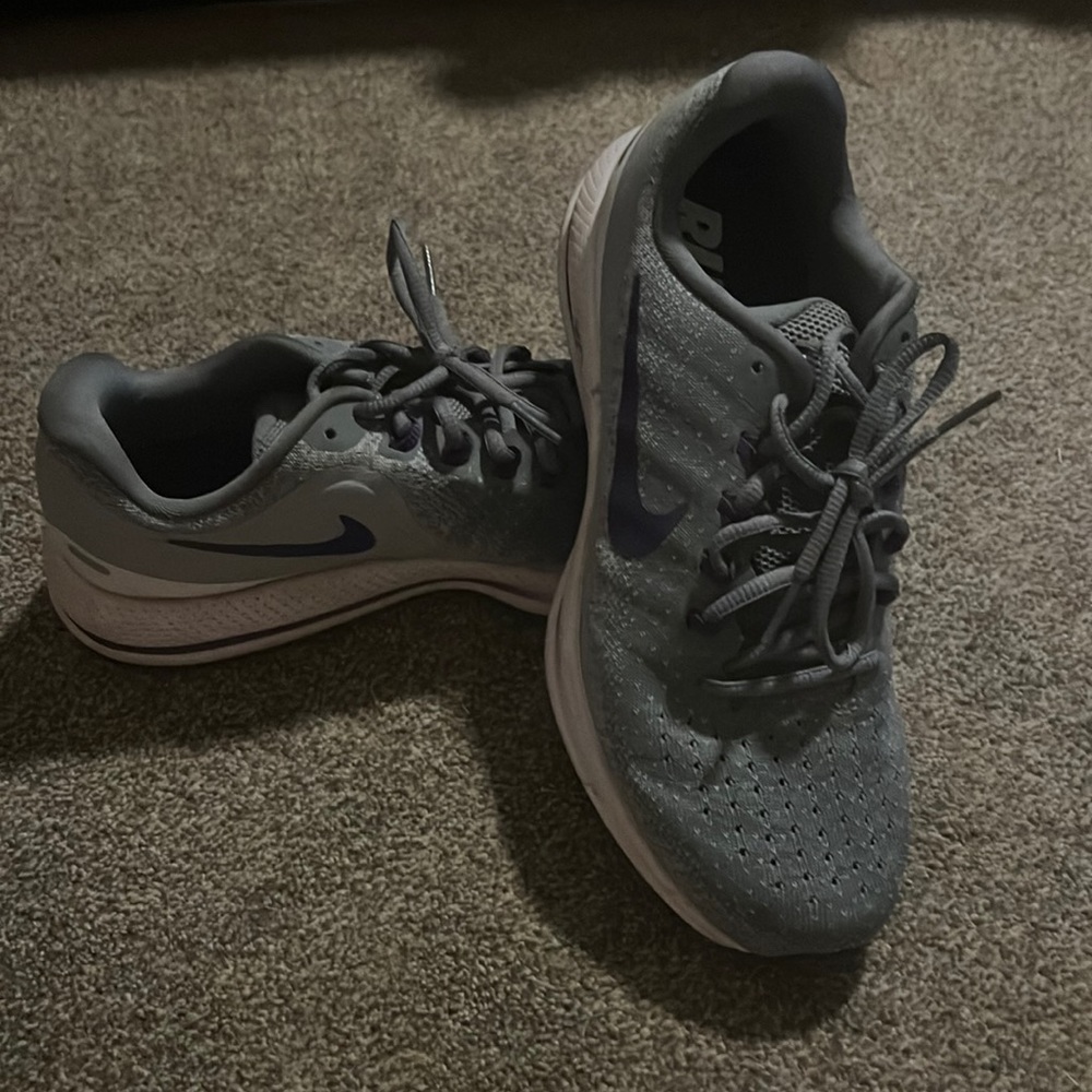 Like new Nike sneakers